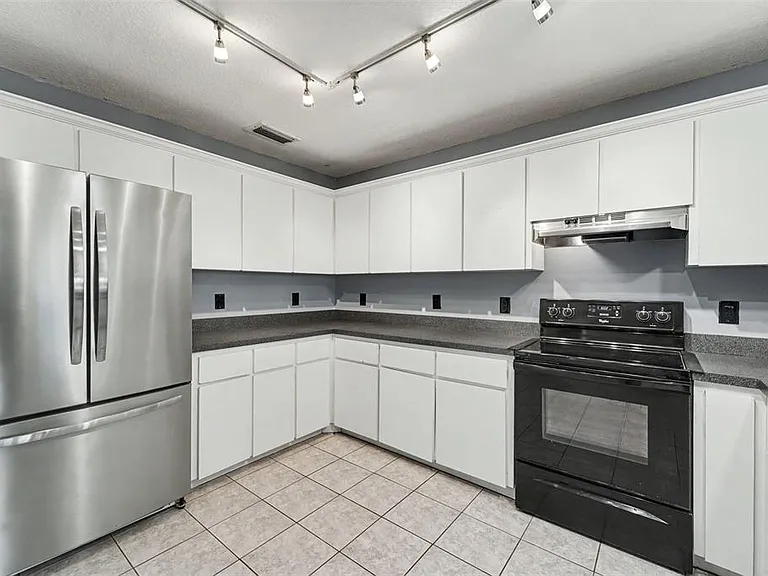 14806 Morning Dr — Photo 11