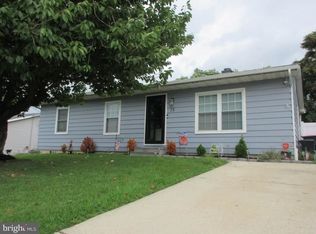 38 Girard Ave, Sicklerville, NJ 08081
