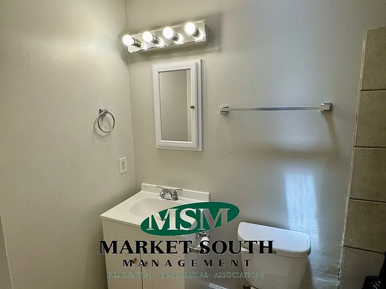 2138 Adams Ave — Photo 6