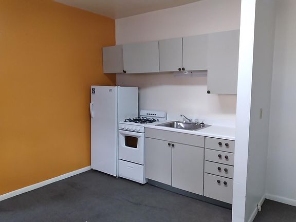 3rd image of 113 Clinton Ave Unit 1