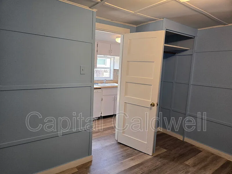 1 bed, 1.0 bath, 550 sqft, $1,000 — Photo 2