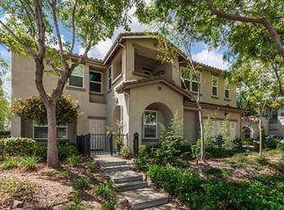 451 Avenida De La Luna, Vista, CA 92083