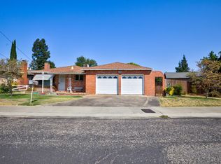 944 Terrace Dr, Oakdale, CA 95361
