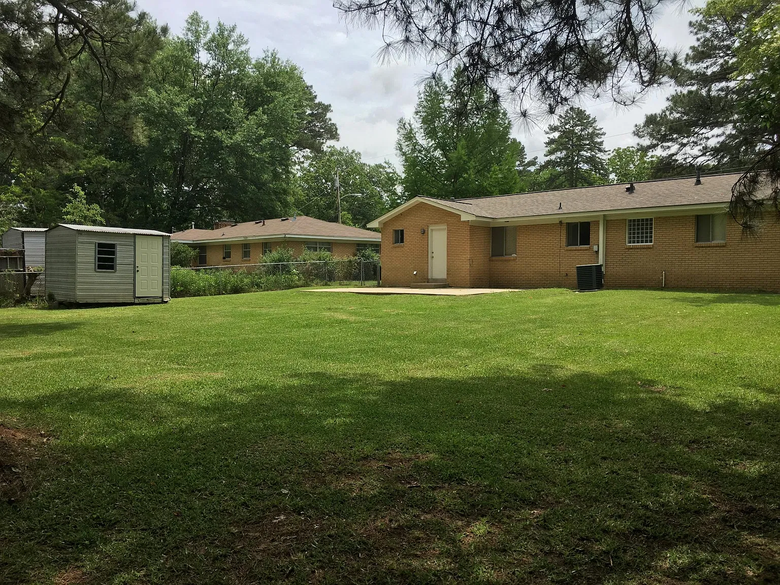 3 bed, 1100 sqft, $1,425 — Photo 2