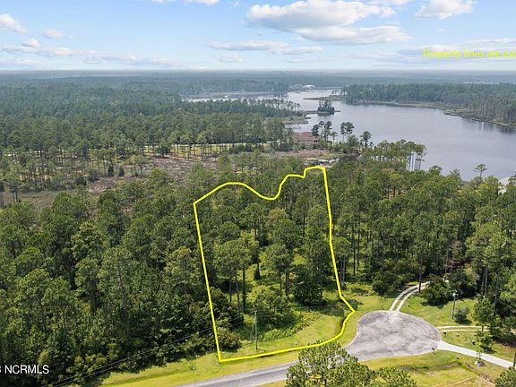 3rd image of 305 Paradox Point Drive