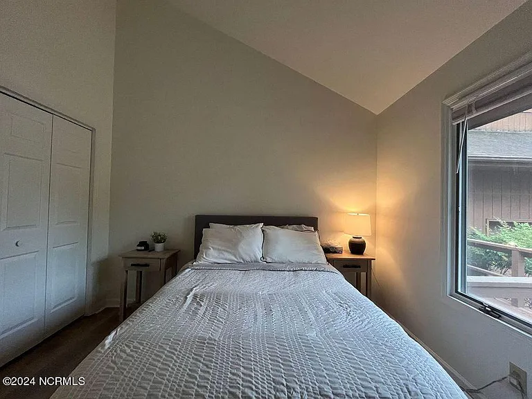 220 Drumar Ct — Photo 16