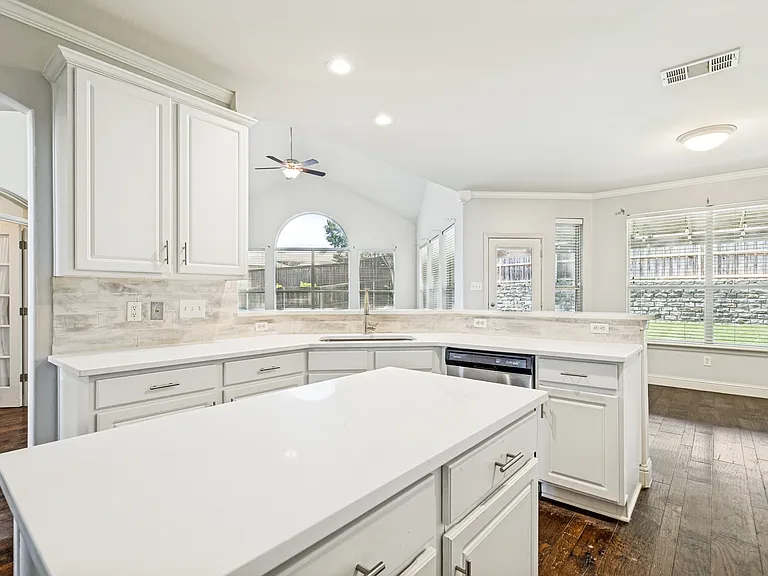 1716 Winding Hollow Ln — Photo 5