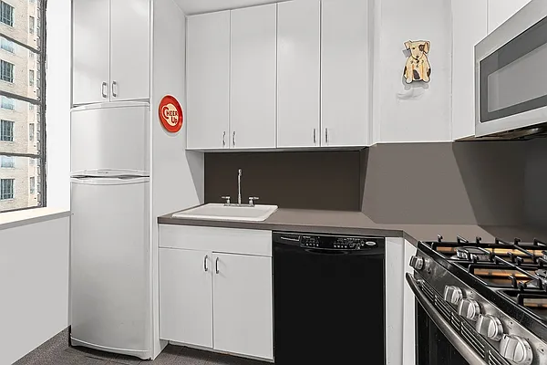 Rented by Compass | media 9