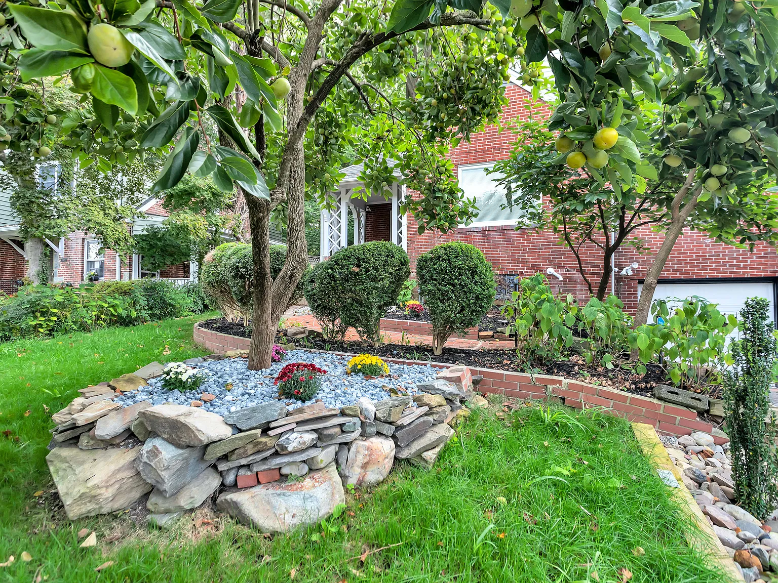744 Silver Spring Ave — Photo 4