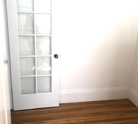4th image of 920 Bay St #5