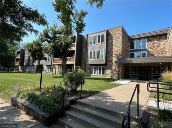 450 Ford Rd Unit 215, Saint Louis Park, MN 55426