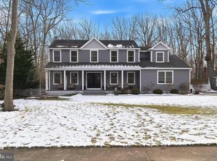 18 Hemlock Dr, New Egypt, NJ 08533