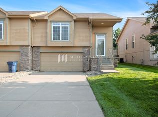 19812 Marinda St, Omaha, NE 68130