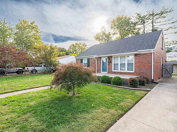 3rd image of 2508 S Cherokee Dr