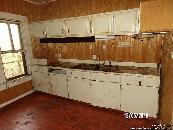 5th image of 720 S Academy Ave