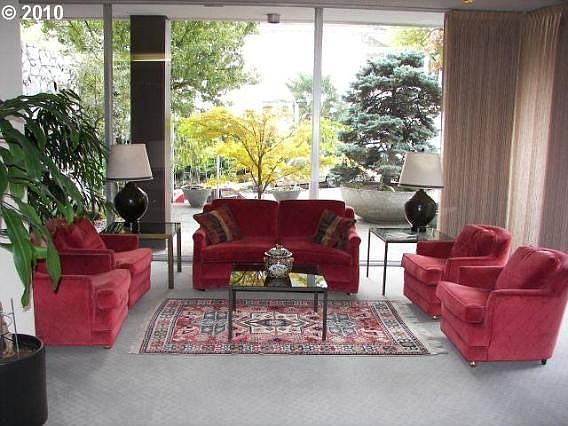 2nd image of 2323 SW Park Pl Unit 504