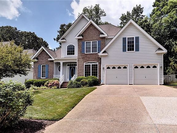 2nd image of 6220 N Mayfair Cir