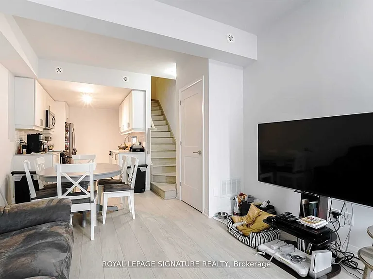1010 Portage Pkwy #Townhouse 12 — Photo 14