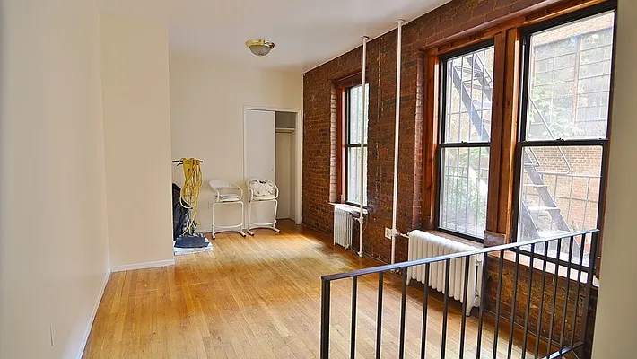 Rented by Park Property Advisors | media 2