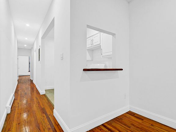 5th image of 561 Warren St APT 1A