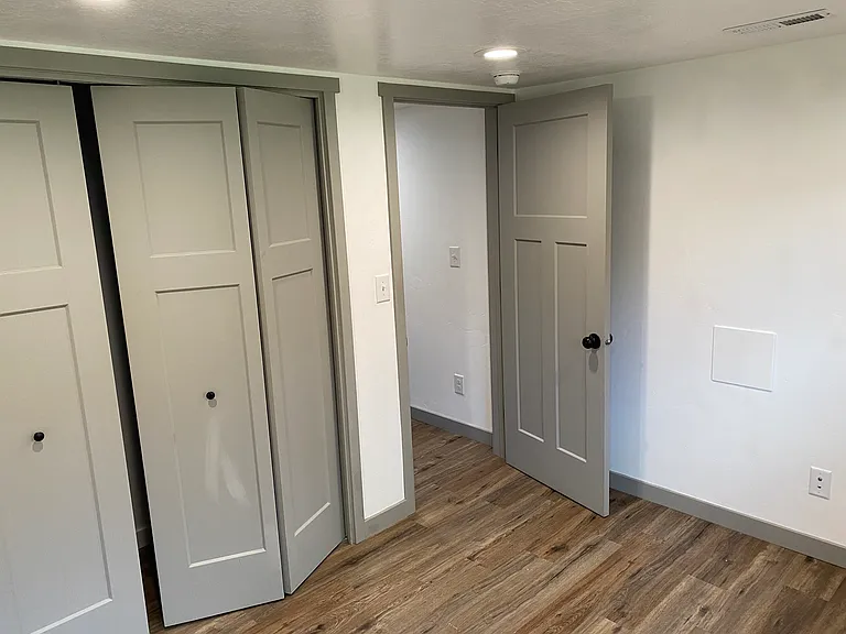 201 S Country Club Dr #BASEMENT — Photo 16