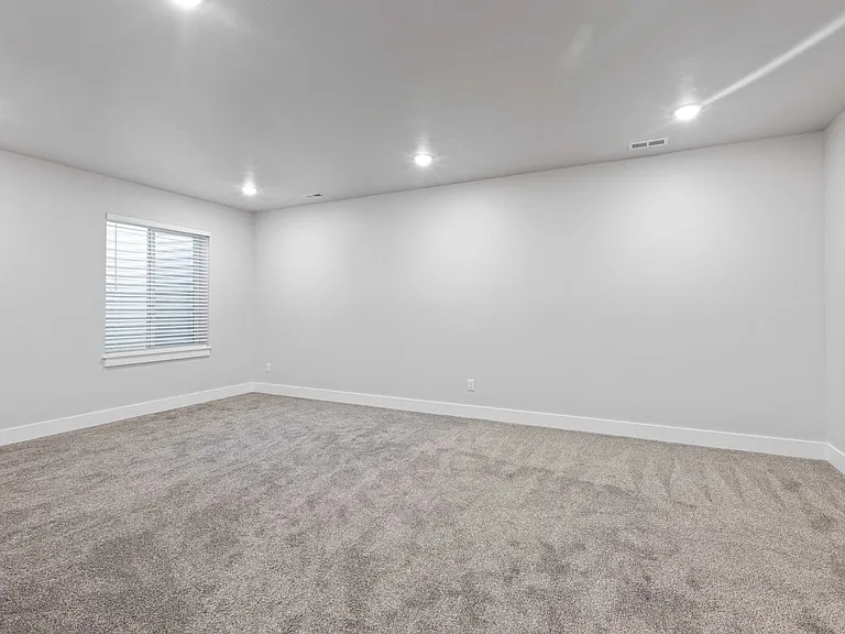 656 Jeanine Dr — Photo 49