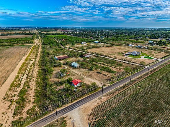 3rd image of 2830 Country Club Rd