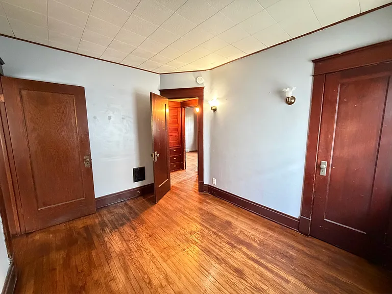 418 Colvin Ave — Photo 13