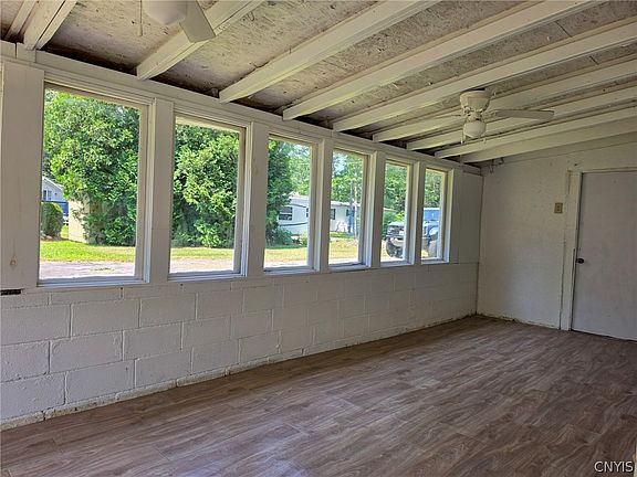 5th image of 712 Myrtle Ave