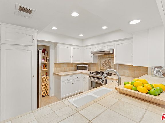 2nd image of 6752 Hillpark Dr APT 302