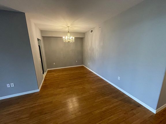 4th image of 1420 Tiffany Ln APT 2606