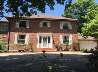 2 Bellerive Acres St, Saint Louis, MO 63121