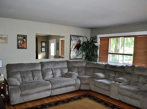 2nd image of 25291 W Fairview Cir