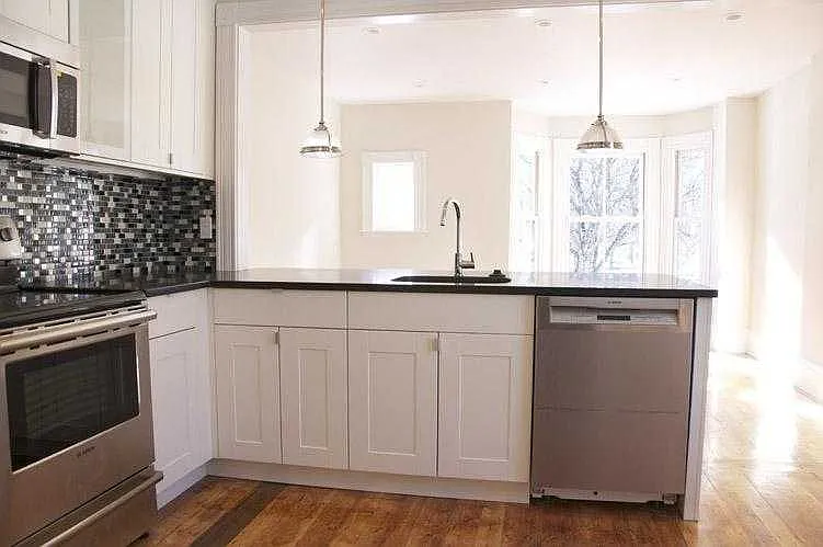 5 bed, $6,750 — Photo 2
