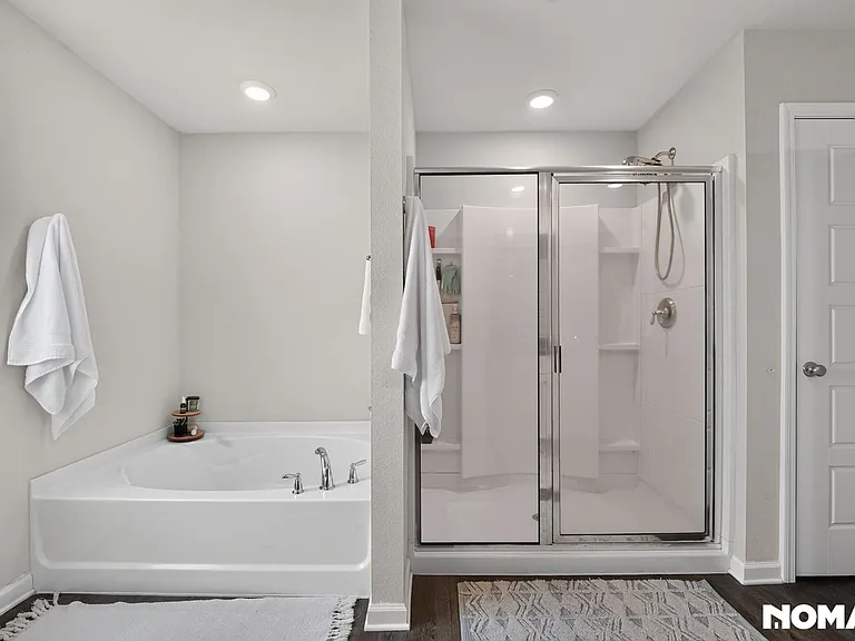 1008 Enclave Cir — Photo 18