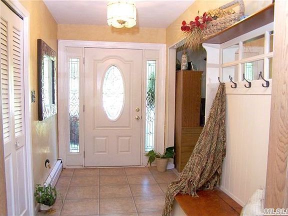 3rd image of 21 Peachtree Ln