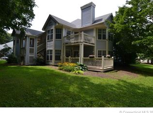 75 Redwood Dr UNIT 905, East Haven, CT 06513