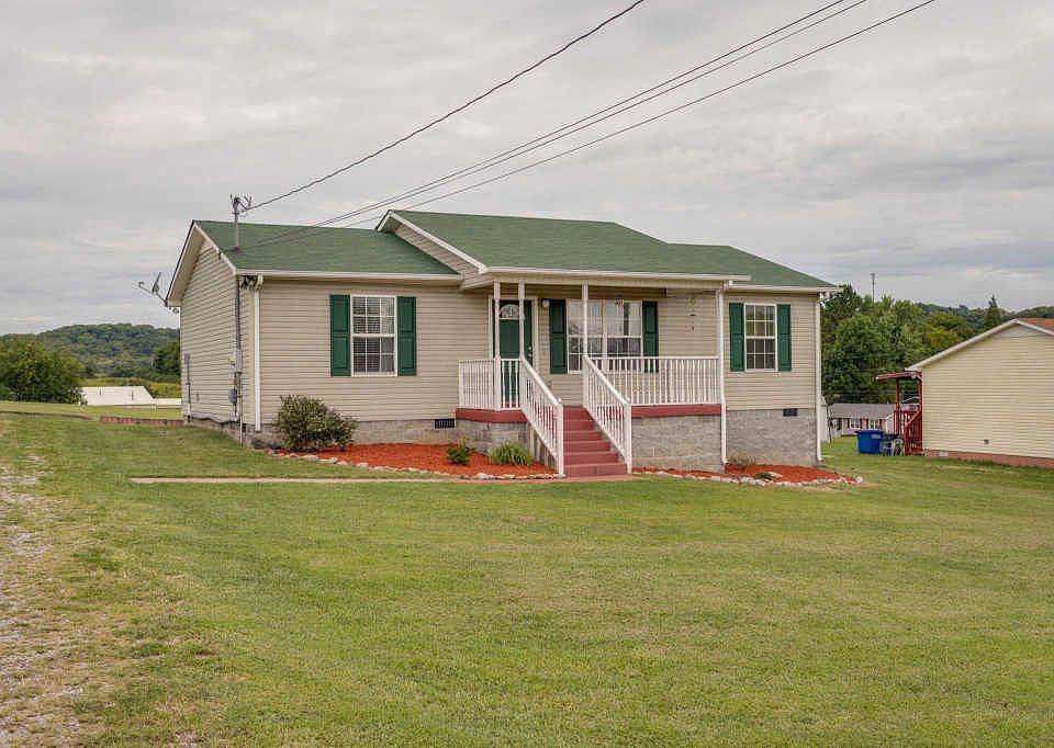 1st image of 104 Vandiver Ct