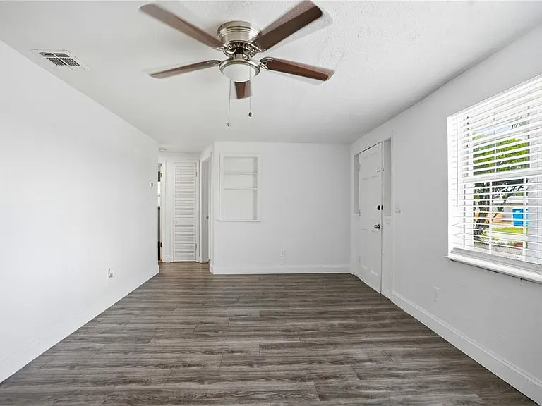 3301 Rosefield Dr — Photo 30