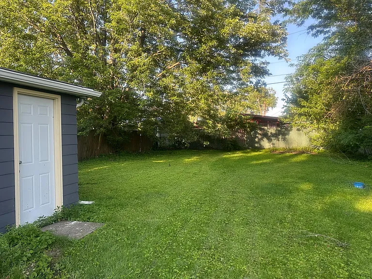9005 S Central Ave — Photo 14