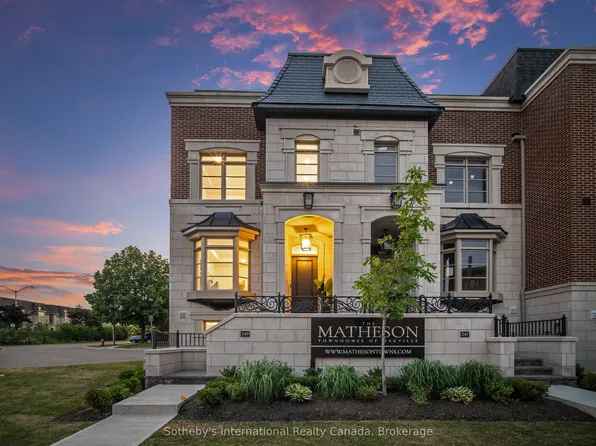 249 Rebecca St, Oakville, ON L6K 1J8