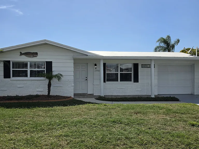 13521 Allyn Dr — Photo 3