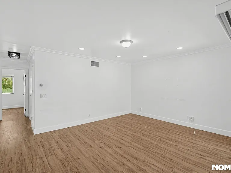 22811 Malaga Way — Photo 6