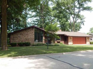 1736 Carriage Ct, Green Bay, WI 54304