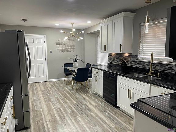 5th image of 12470 Parkwood Dr