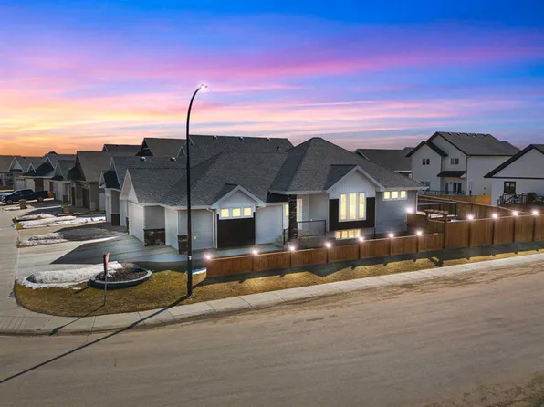 6203 W 19th St, Lloydminster, AB T9V 3R9