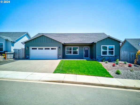 836 Durham Ave, Sutherlin, OR 97479