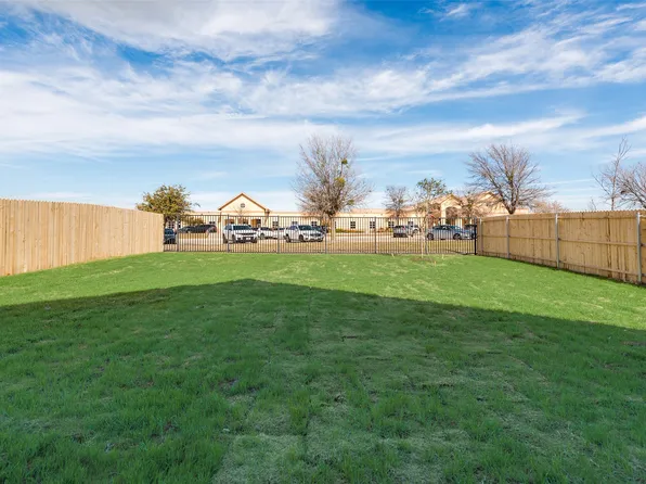 10757 Cowhide Ln, Fort Worth, TX 76108