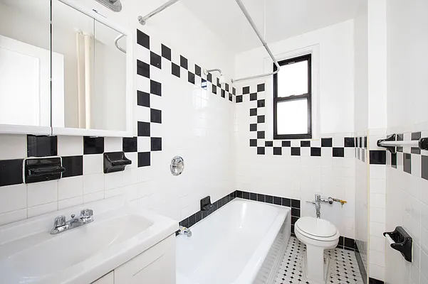 Rented by Balen Real Estate, LLC | media 10