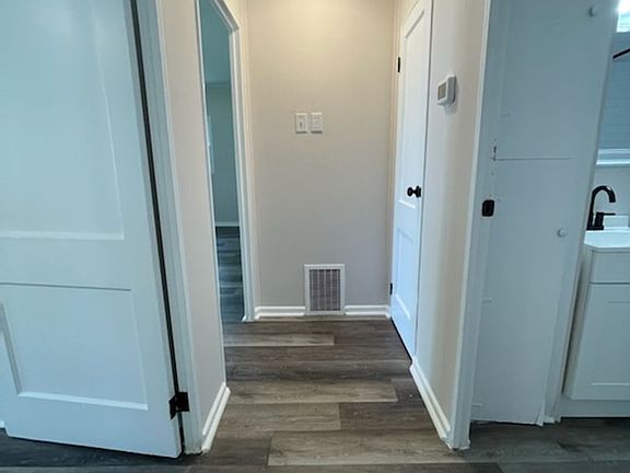 5th image of 2490 Azelda St
